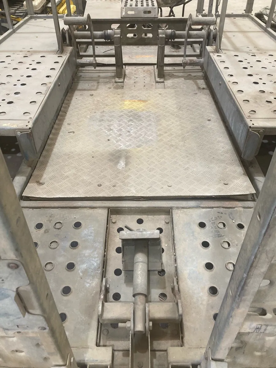 Indespension Autoclamp Beaver Tail Utility Trailer - Image 3