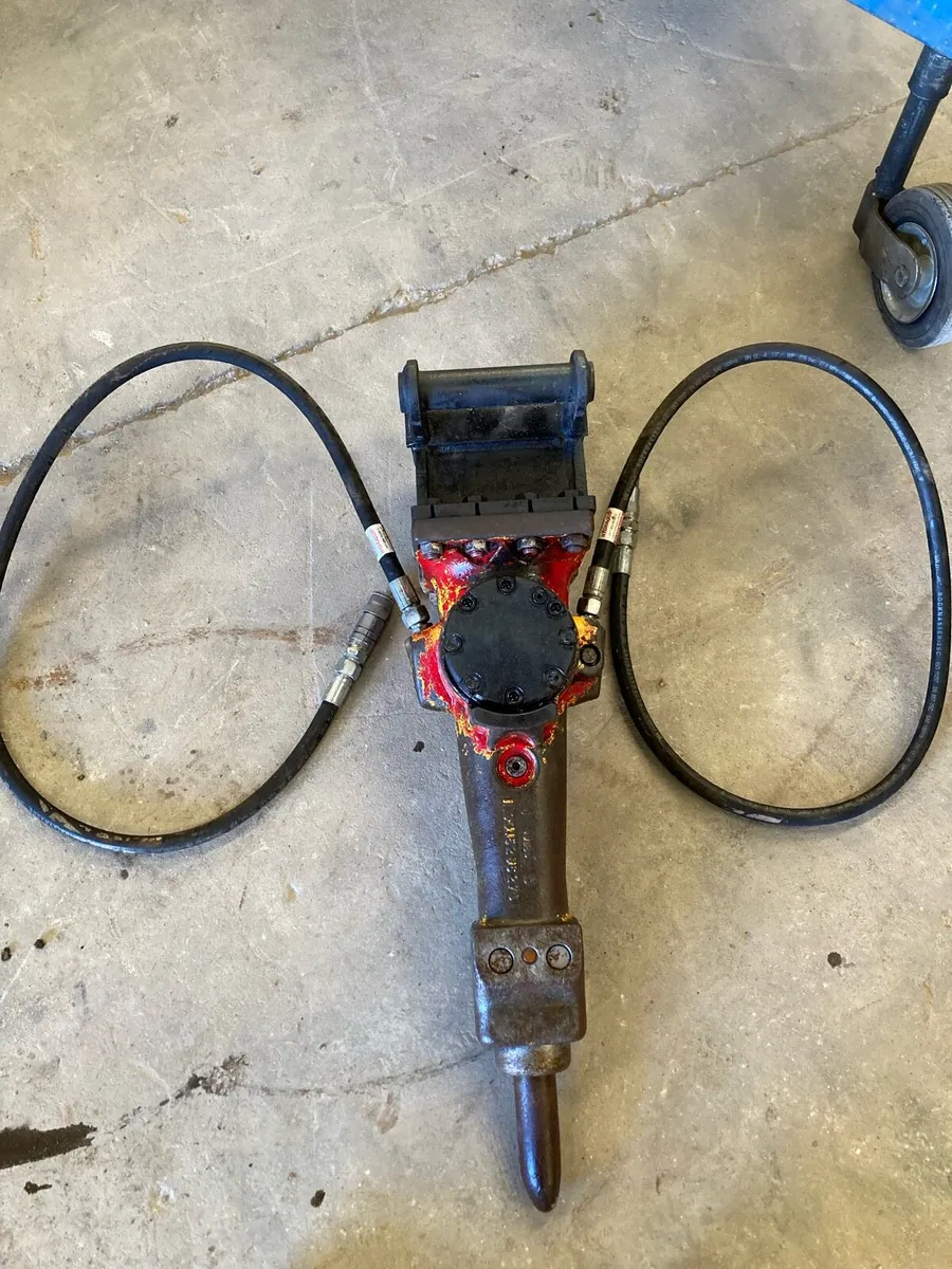 Epiroc Sb102 Rock Breaker - Image 1