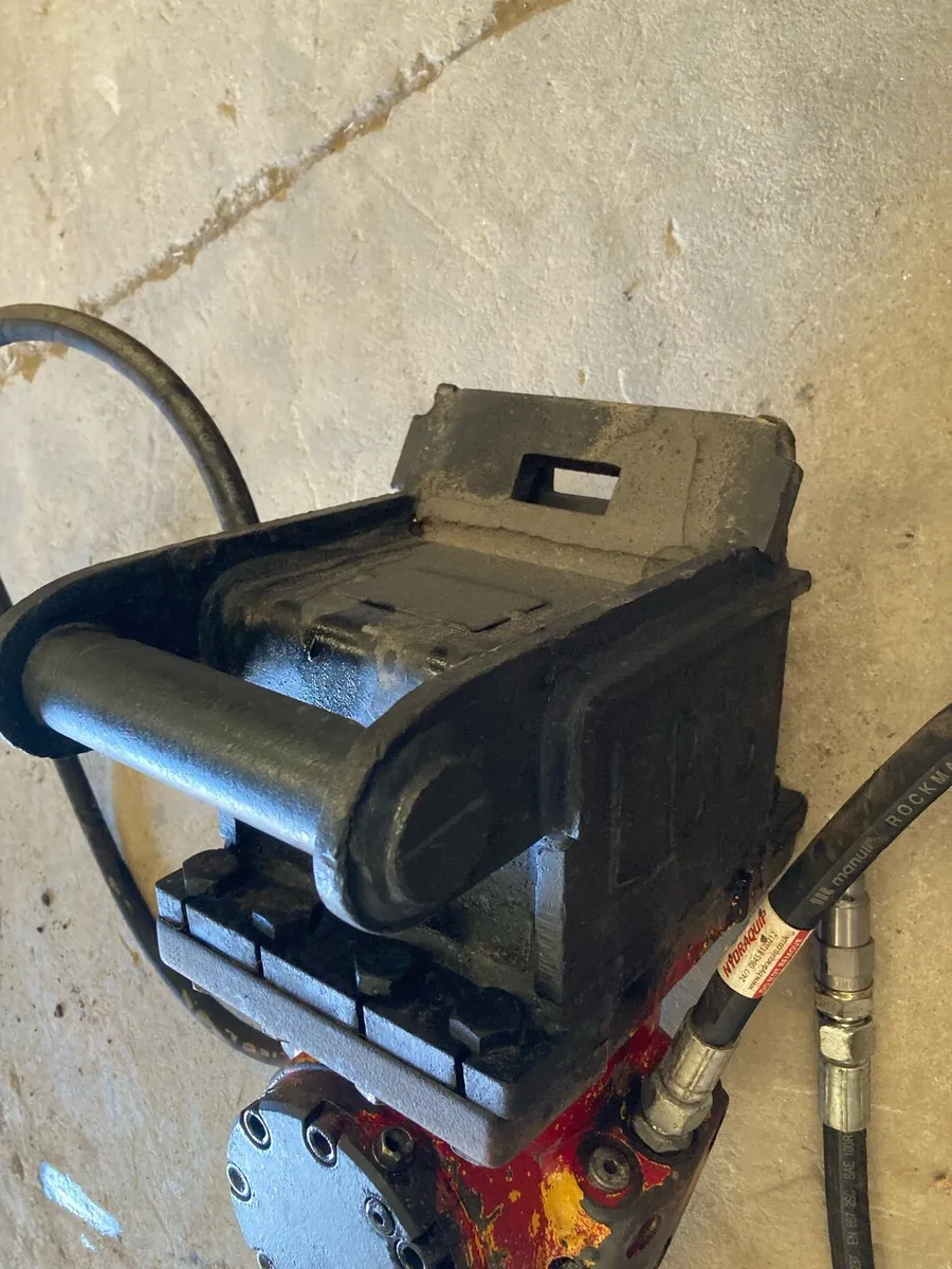 Epiroc Sb102 Rock Breaker - Image 4