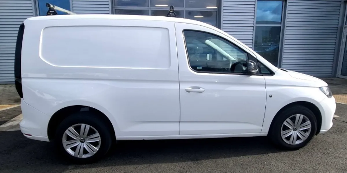 22 Volkswagen caddy - 59'000 km / Due in