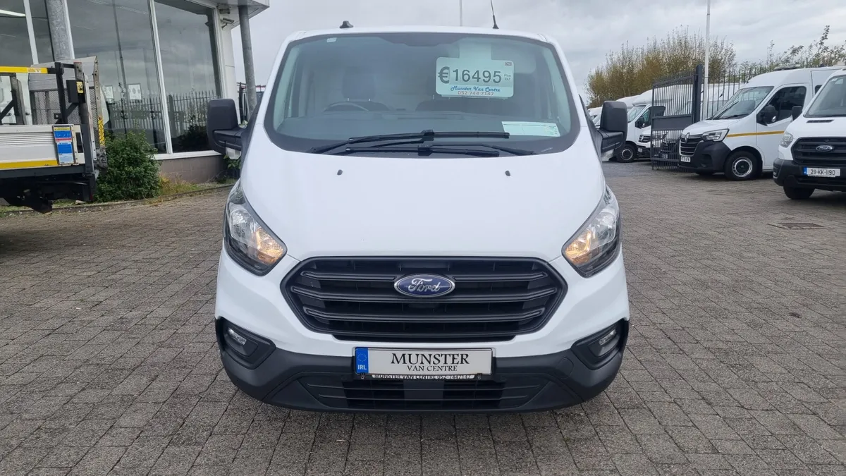 221 CUSTOM SWB GRADE 1 WITH A/C,CRUISE,CAMERA ETC - Image 3