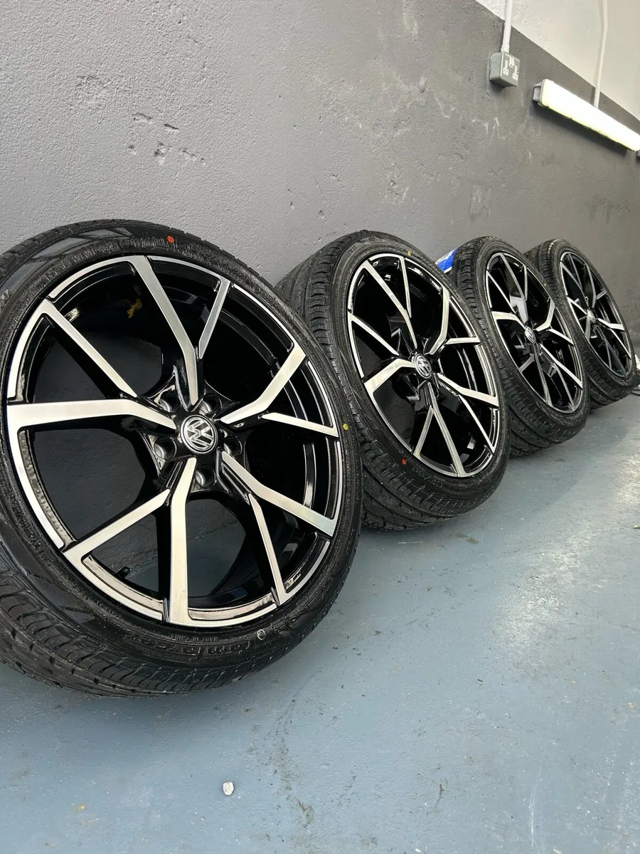 18” VOLKSWAGEN GOLF ESTORIL ALLOY WHEELS & TYRES - Image 1