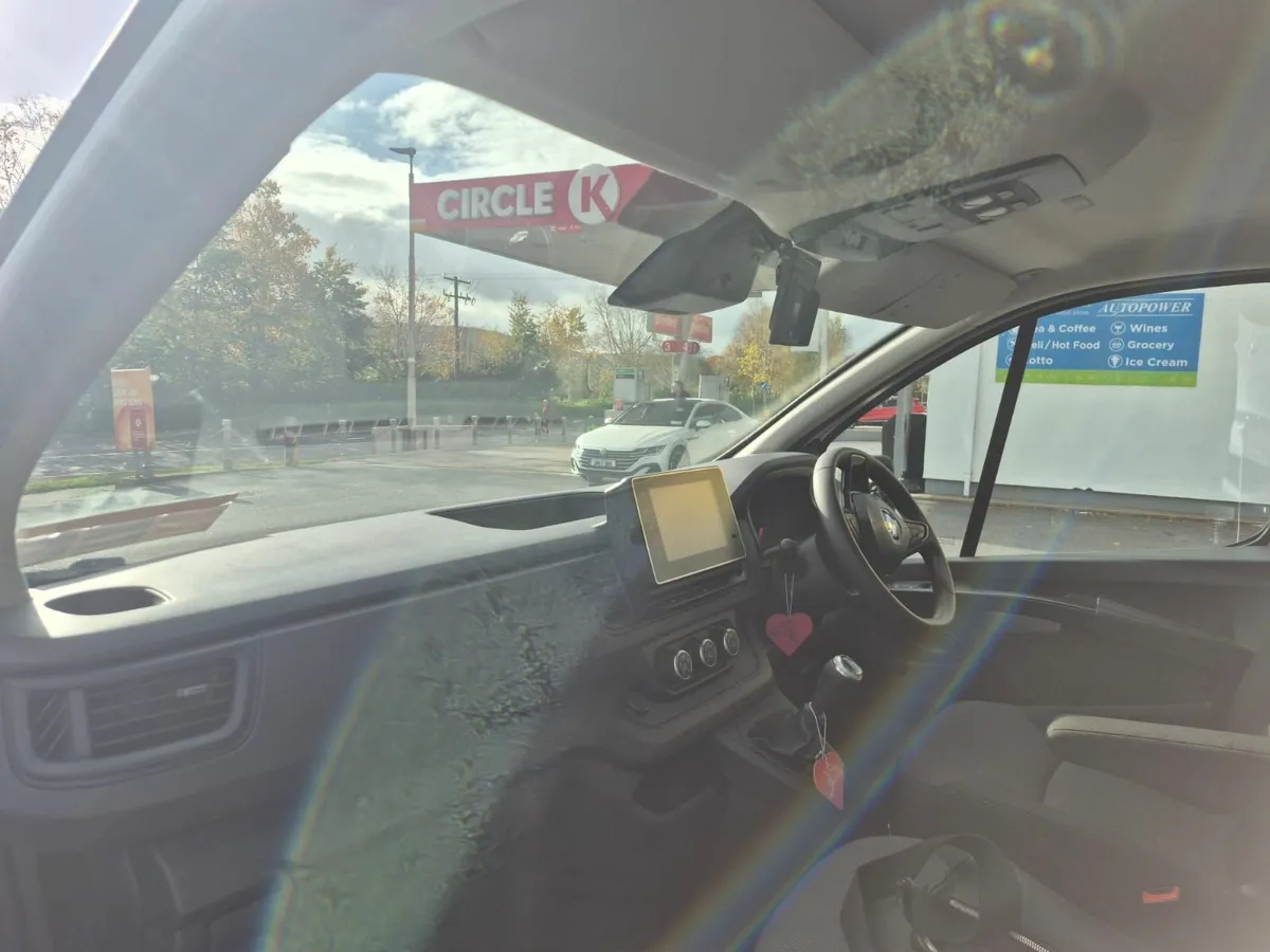 Renault trafic bussines plus 4 berth - Image 3