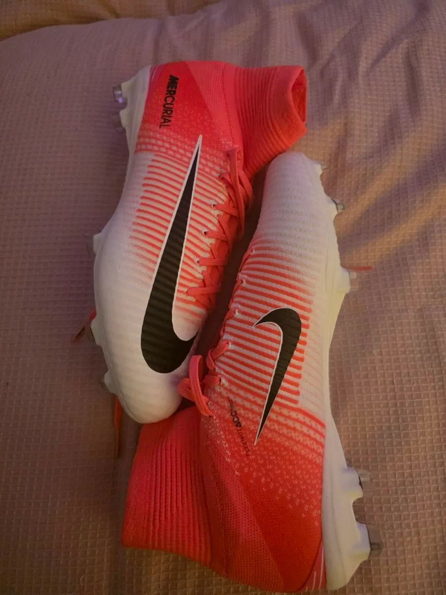Football boots - Image 1
