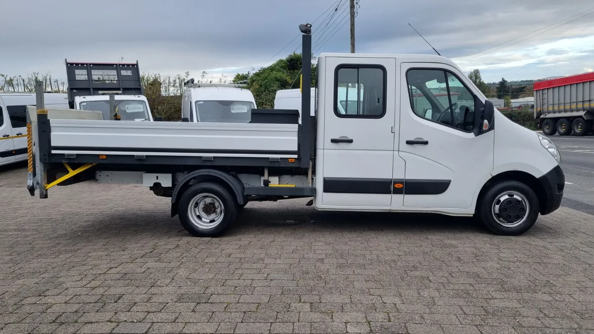 12 RENAULT MASTER DOUCBLECAB DROPSIDE 7 SEATS - Image 4