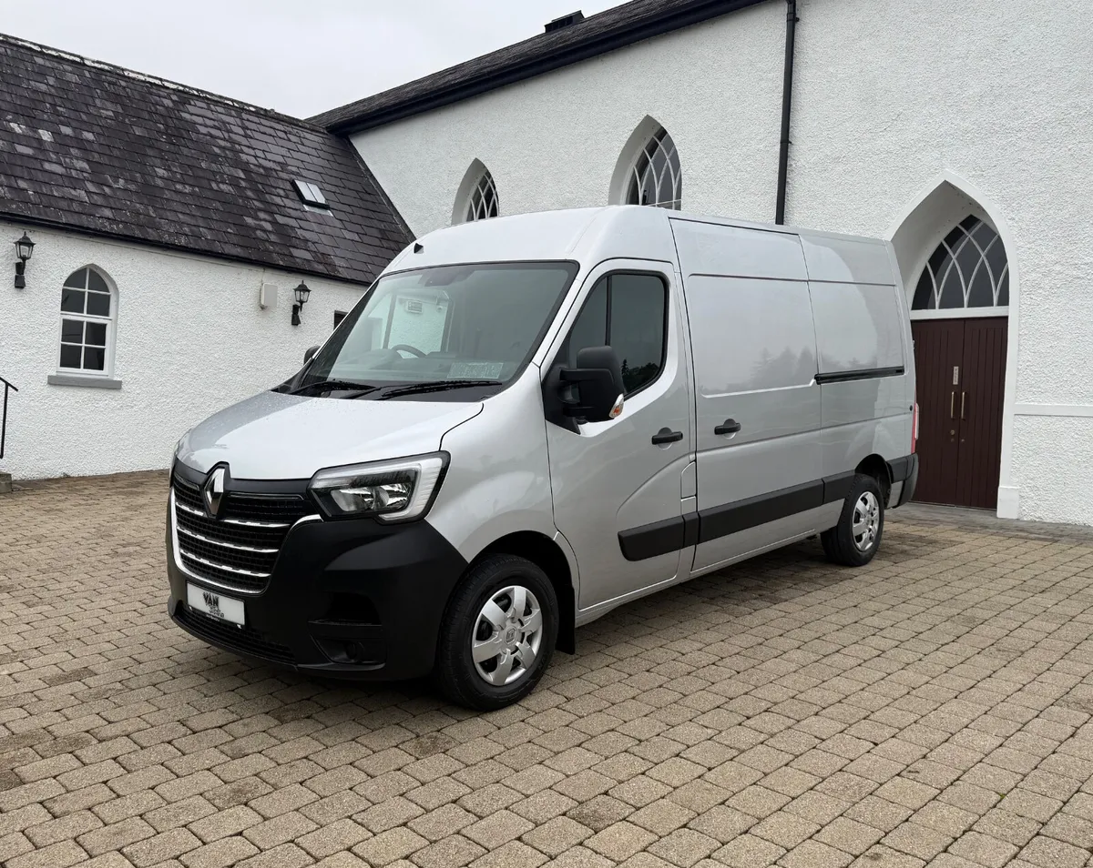 2023 Renault Master Business+ MWB 135BHP - Image 3