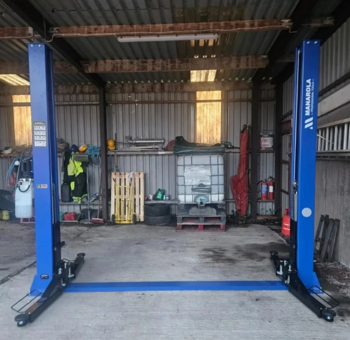 Manarola 4 Ton 2 Post Car Lift - Image 1