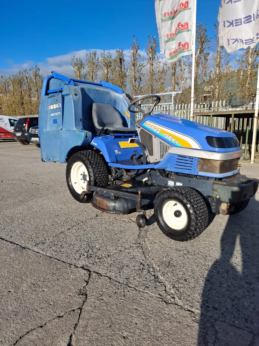 Iseki SGR22 High Dump Mower - Image 2