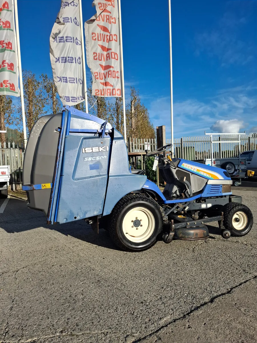 Iseki SGR22 High Dump Mower - Image 3