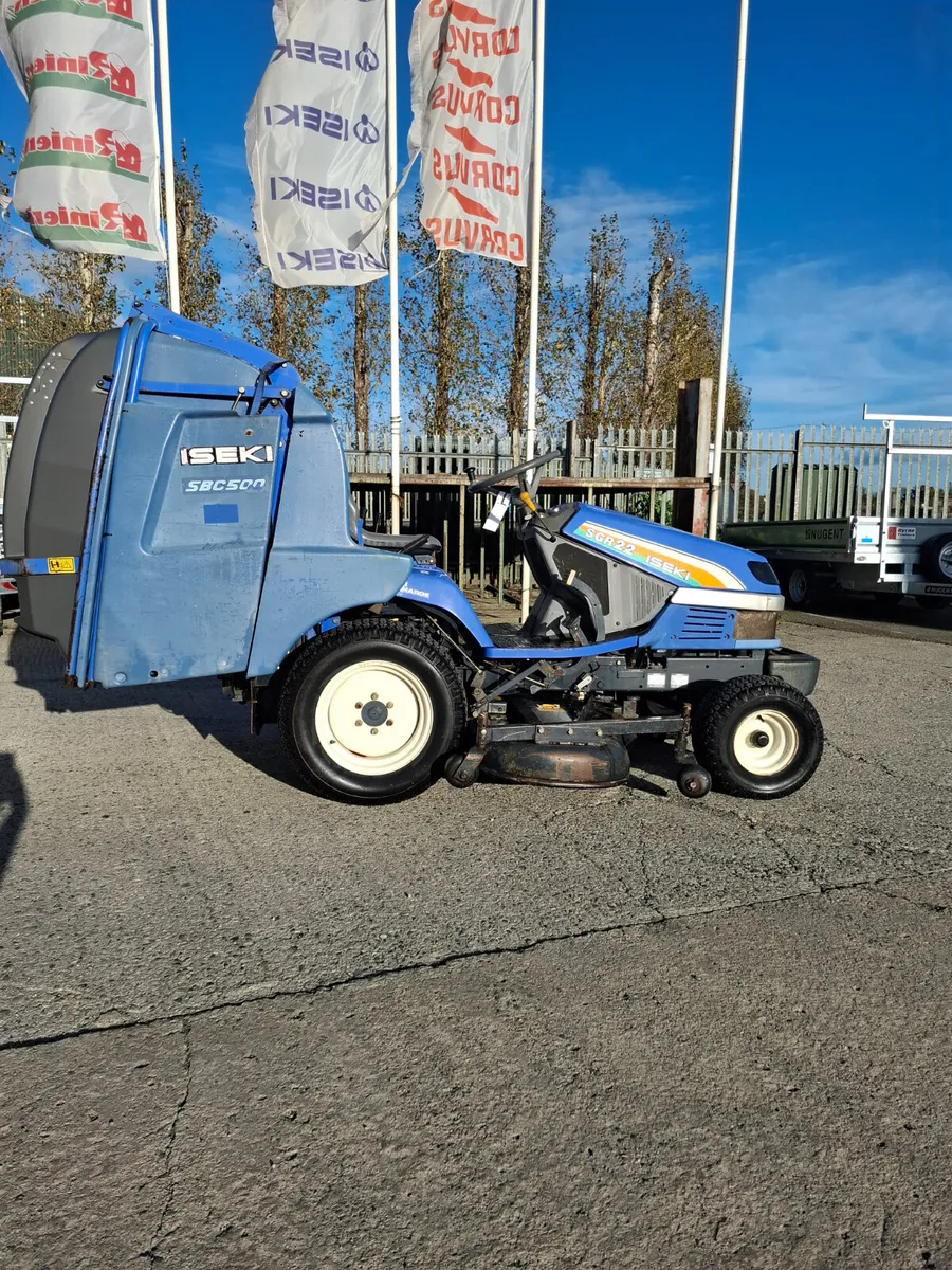 Iseki SGR22 High Dump Mower - Image 4
