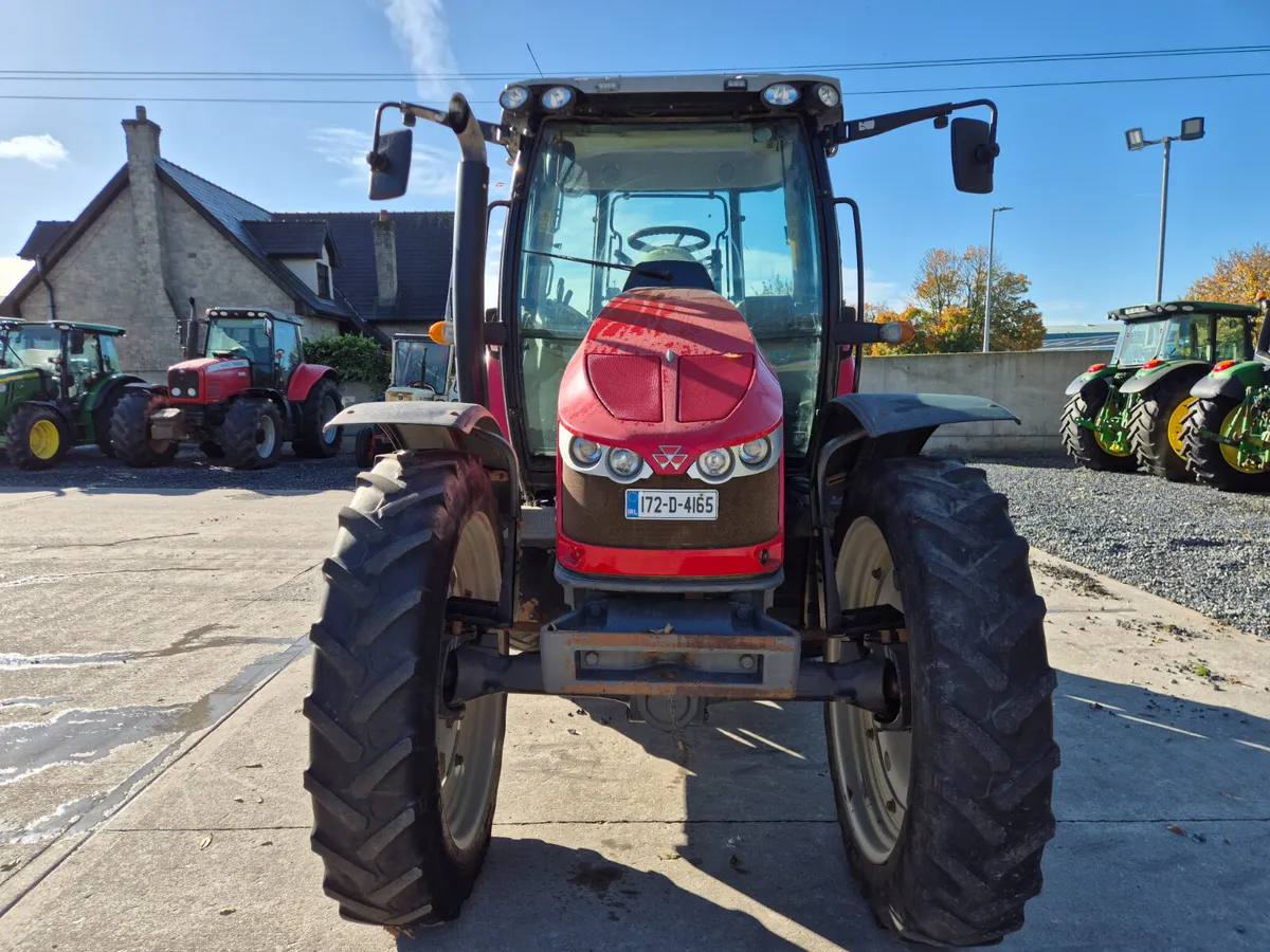 Massey Ferguson 5713 2017 - Image 4