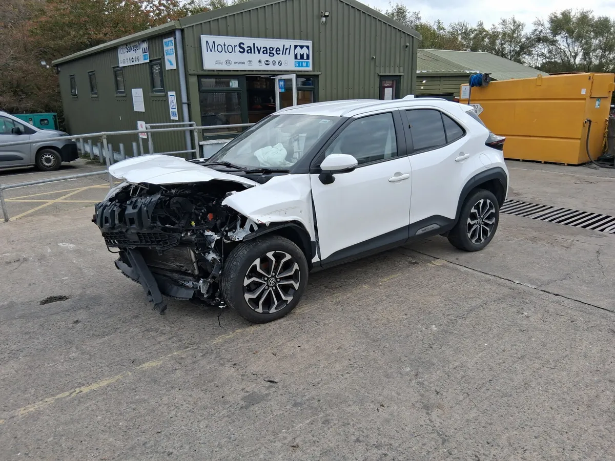 2022 TOYOTA YARIS CROSS 1.5L Hybrid - Image 4