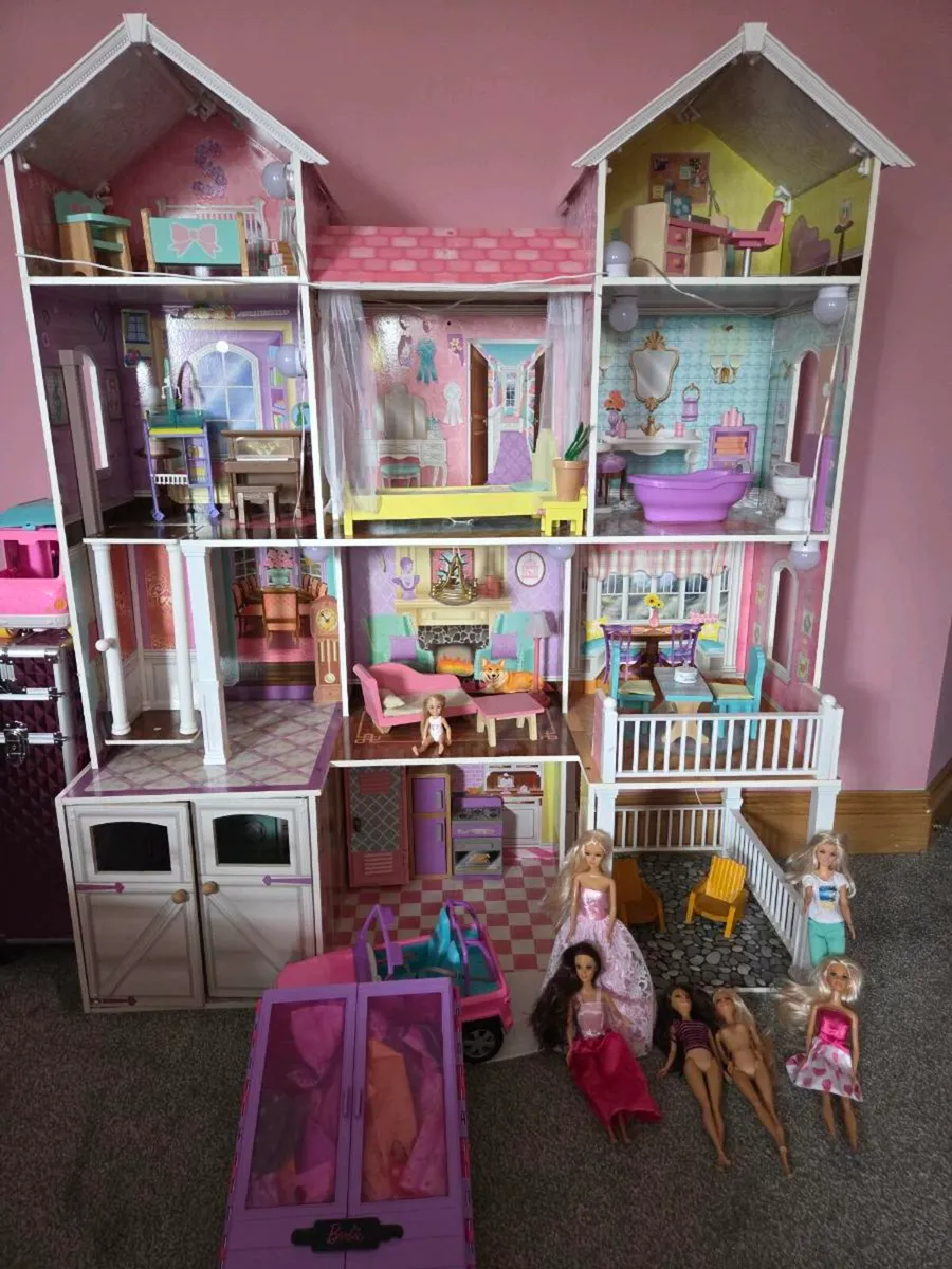 Barbie Dolls house - Image 2