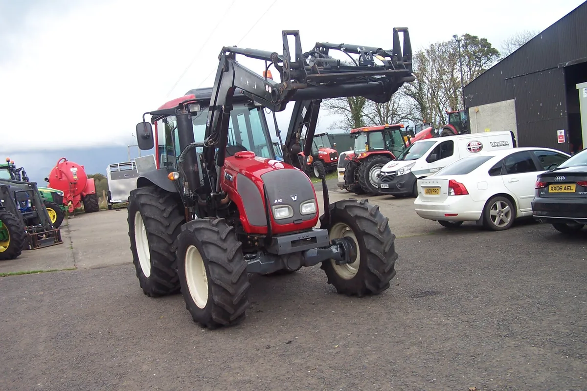 2013 Valtra A93 C/W Trima Frt Loader - Image 2