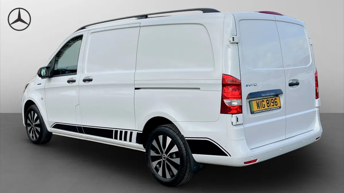Mercedes-Benz eVito 116 e 66kWh Premium Auto FWD - Image 2