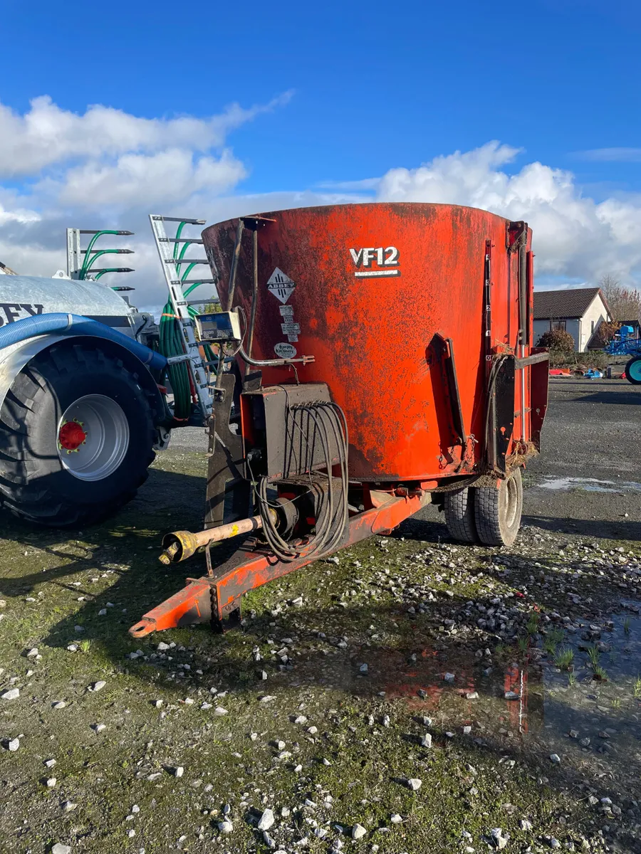 Abbey diet feeder - Image 1