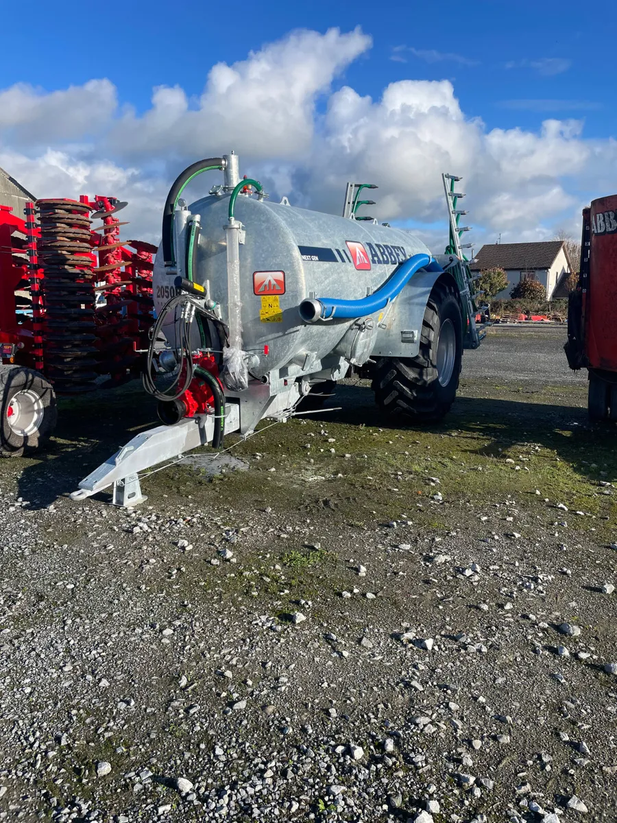 Abbey tank - Image 1