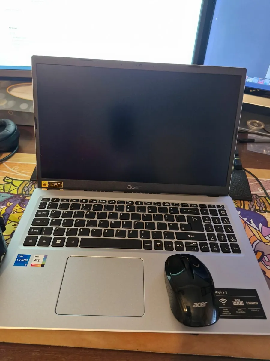 Acer Aspire3 Laptop + Mouse and Carrying Case - Image 2