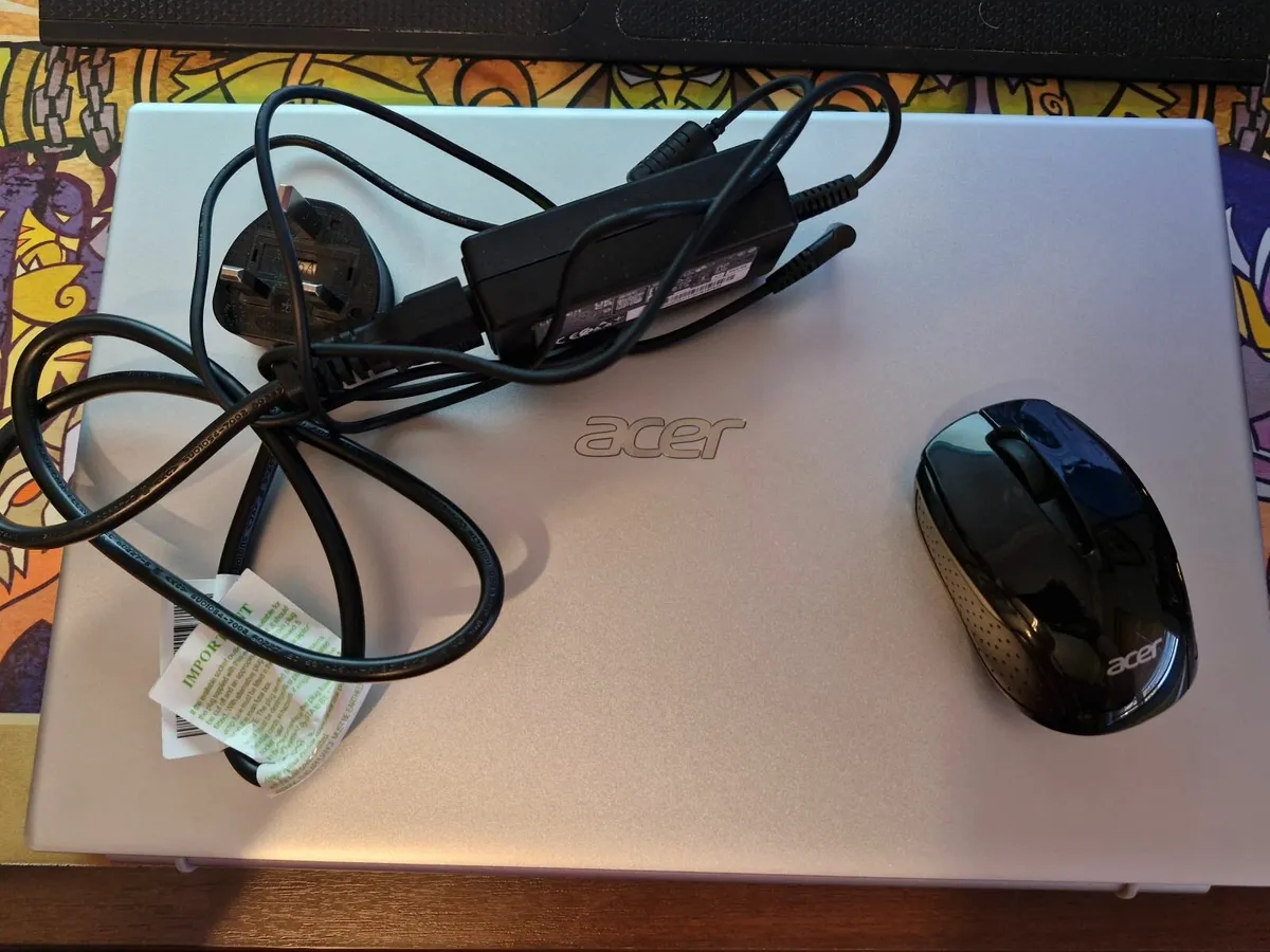 Acer Aspire3 Laptop + Mouse and Carrying Case - Image 3