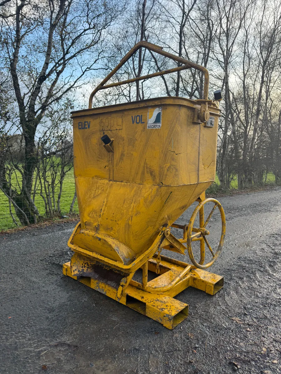 Concrete Skip - Image 2