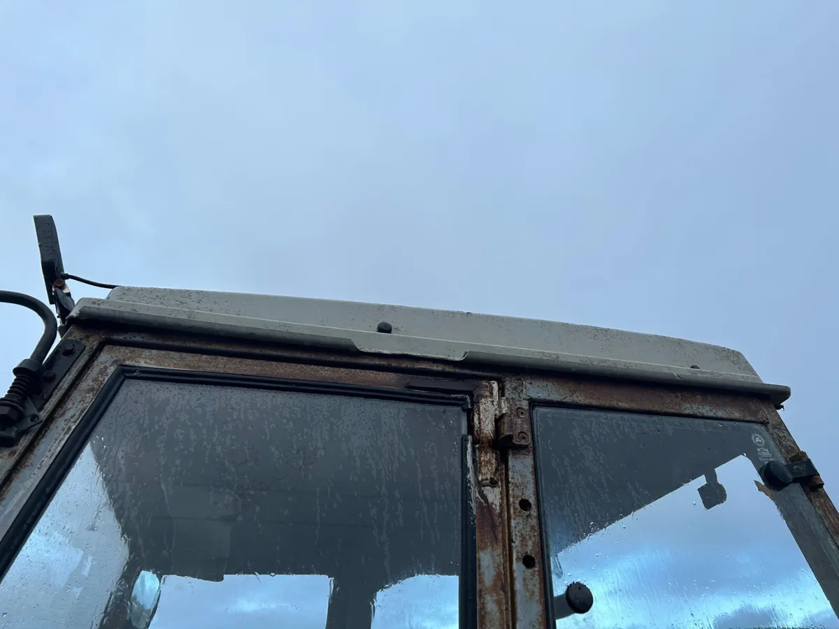 Massey Ferguson Roof Top C/W Sunroof - Image 4