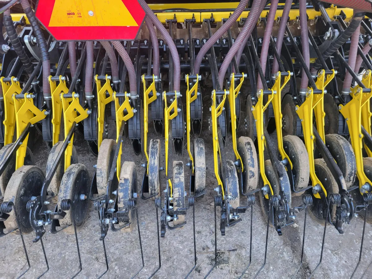 Bednar Soniq on 3000 One Pass Drill - Image 4