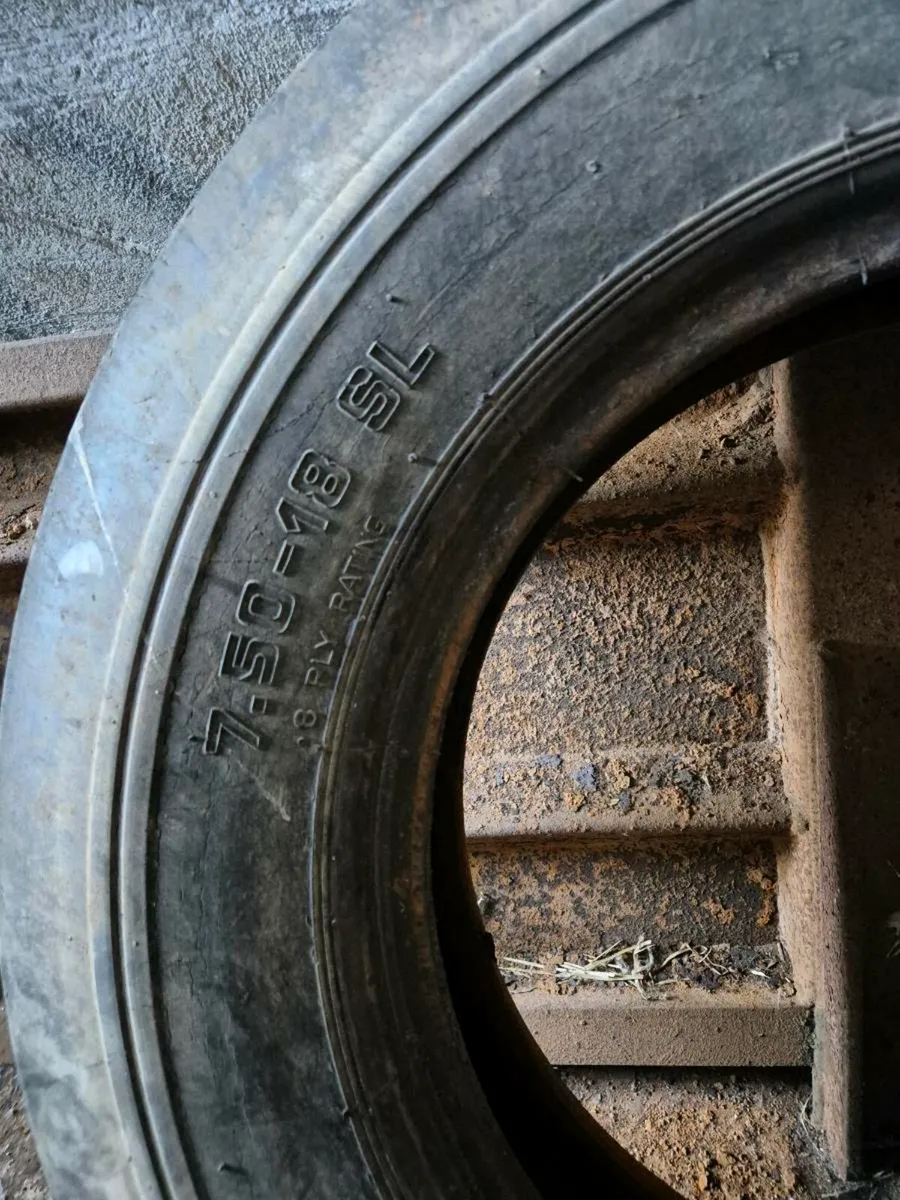 Tractor tyres - Image 1