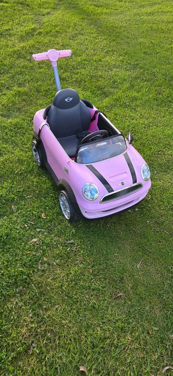 Kids mini push along car - Image 2