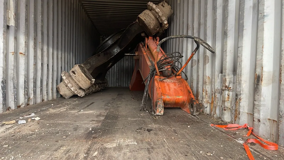 Exporting Diggers Dozers Loaders Rubber Ducks - Image 3