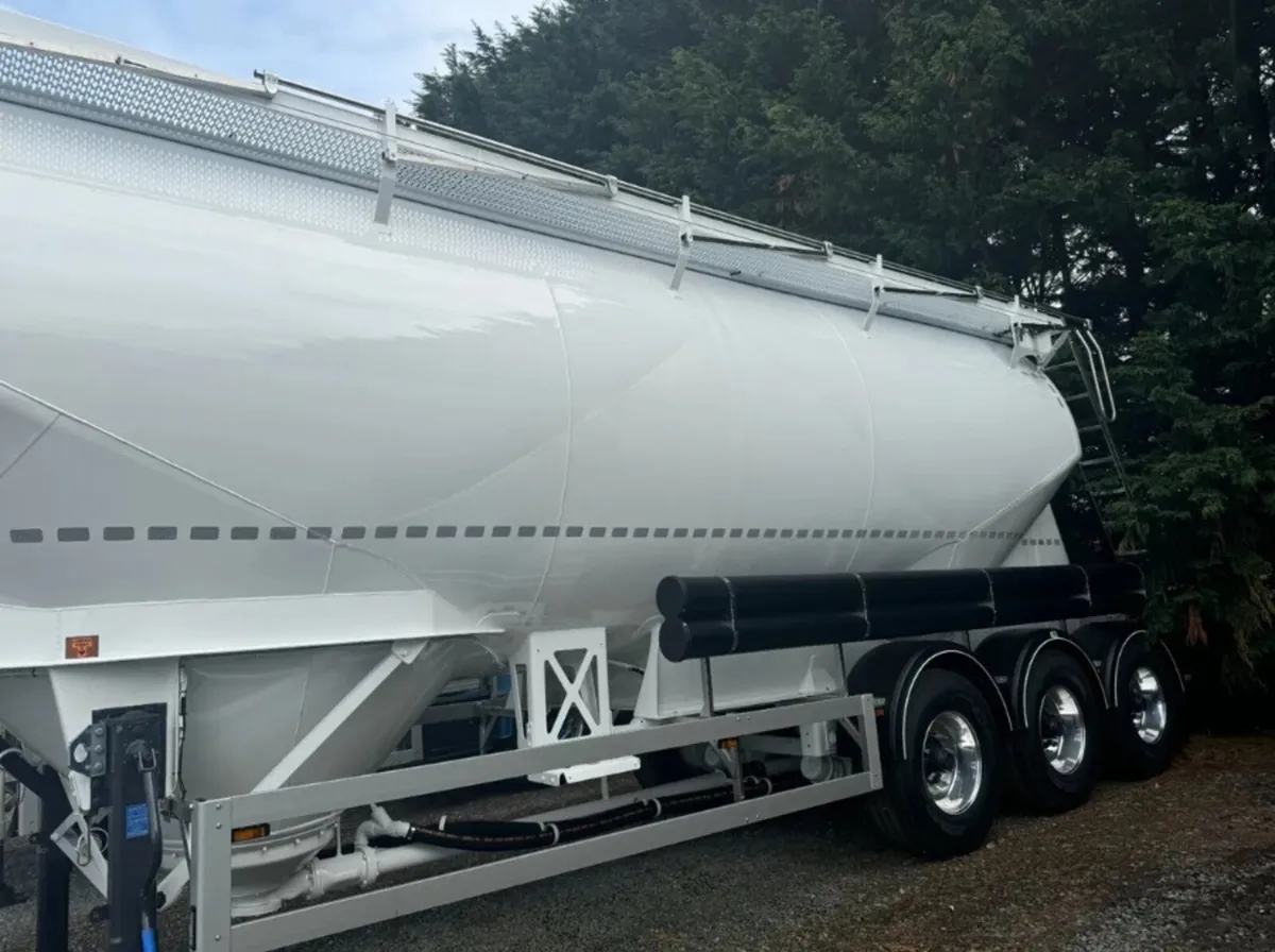 2025 FELDBINDER TANKER IN STOCK - Image 2