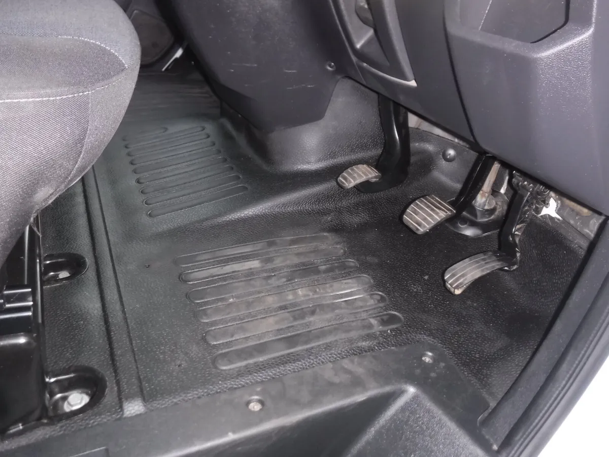 Nissan Interstar 2023 Twin wheel 3500kg tipper. - Image 3