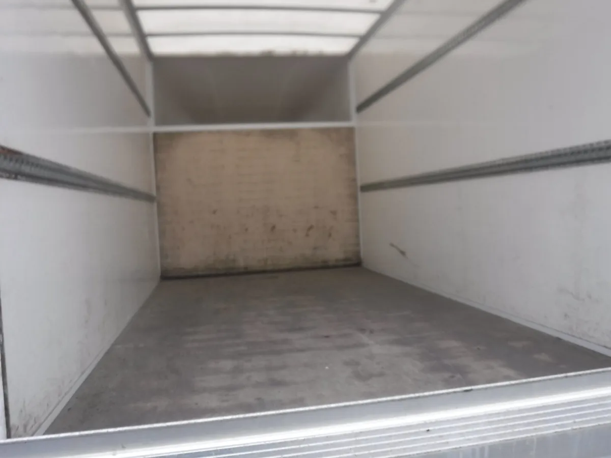 Renault Master 2022 13ft6" Luton box with tail lif - Image 4
