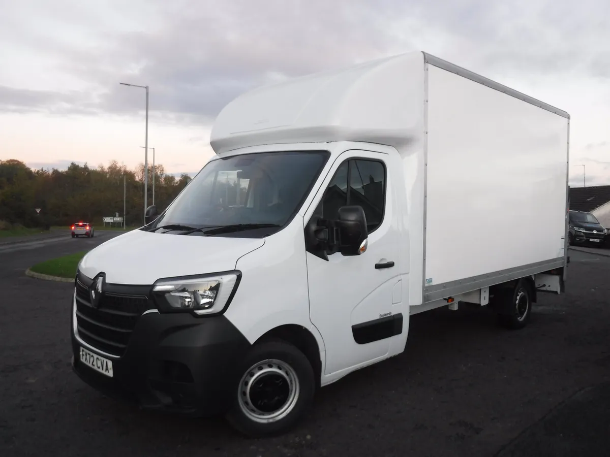 Renault Master 2022 13ft6" Luton box with tail lif - Image 2