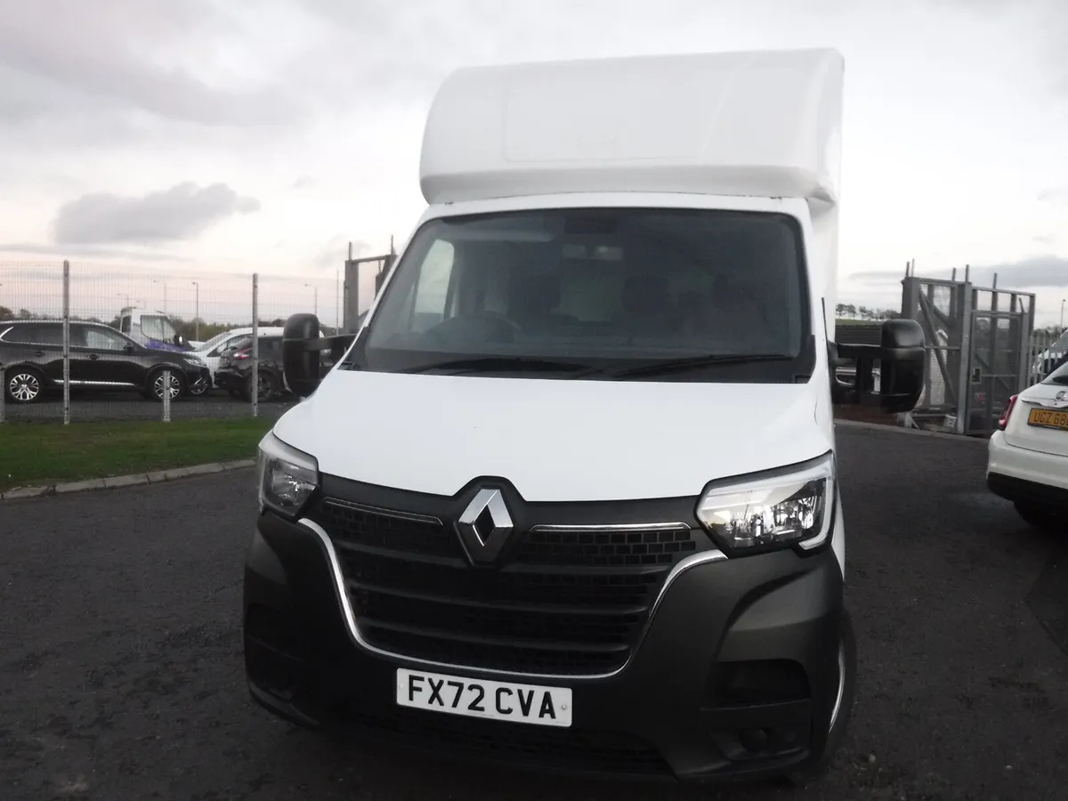 Renault Master 2022 13ft6" Luton box with tail lif - Image 3