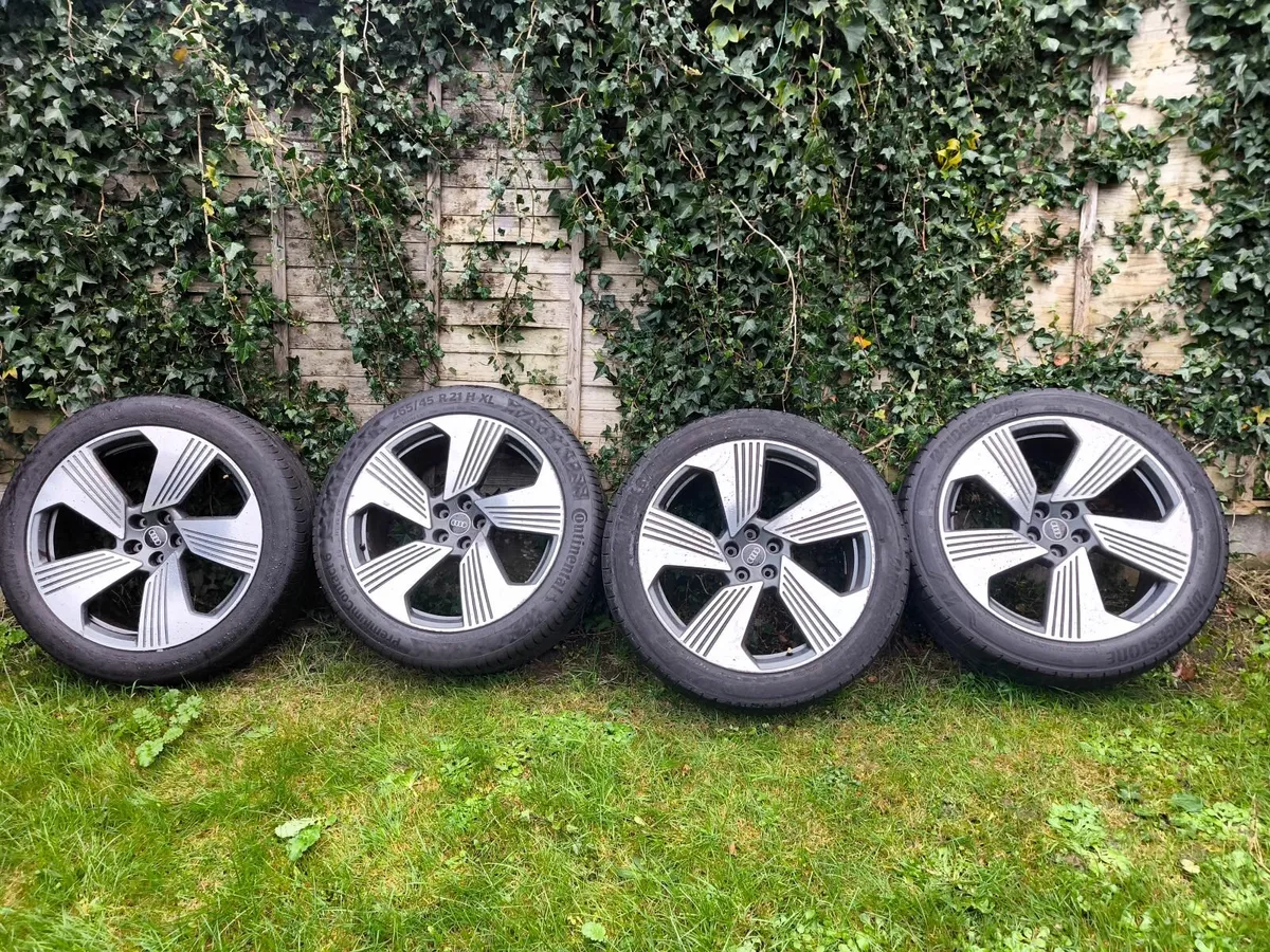 Audi E TRON Genuine wheels 265/45/21 good tyres!! - Image 1