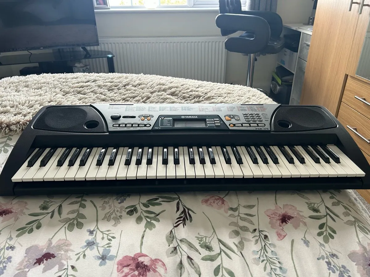 Yamaha PSR 175 keyboard electric Piano - Image 1