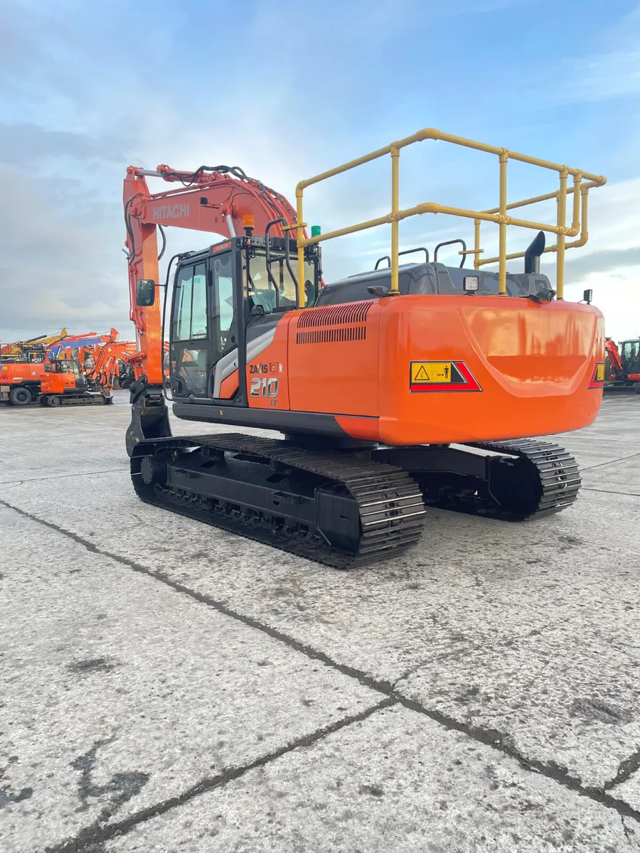 HITACHI ZX210-7 - Image 4