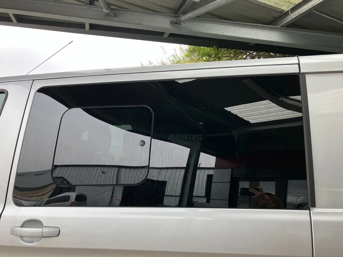 Ford Transit Custom 6 Seater Crew Van 2023 - Image 4