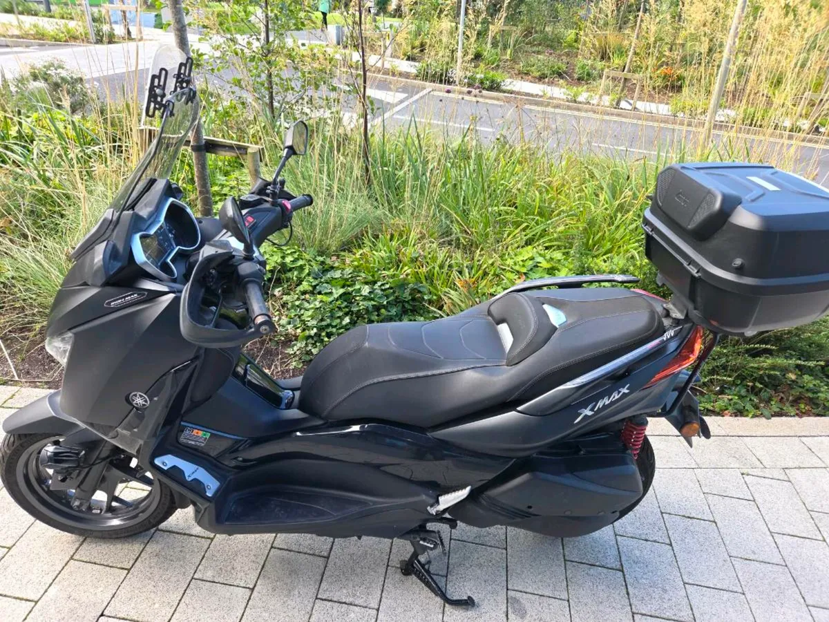 Yamaha xmax 300 Ironmax limited edition - Image 3
