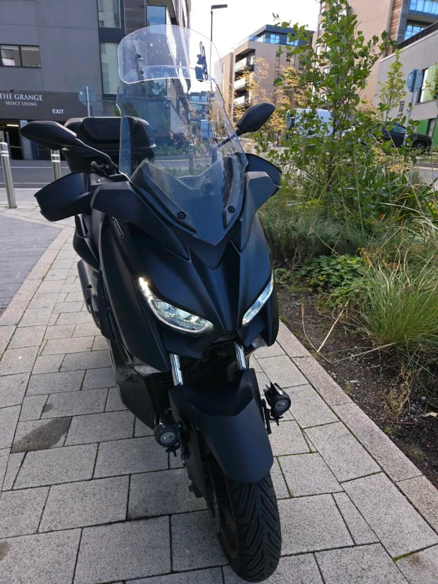 Yamaha xmax 300 Ironmax limited edition - Image 4