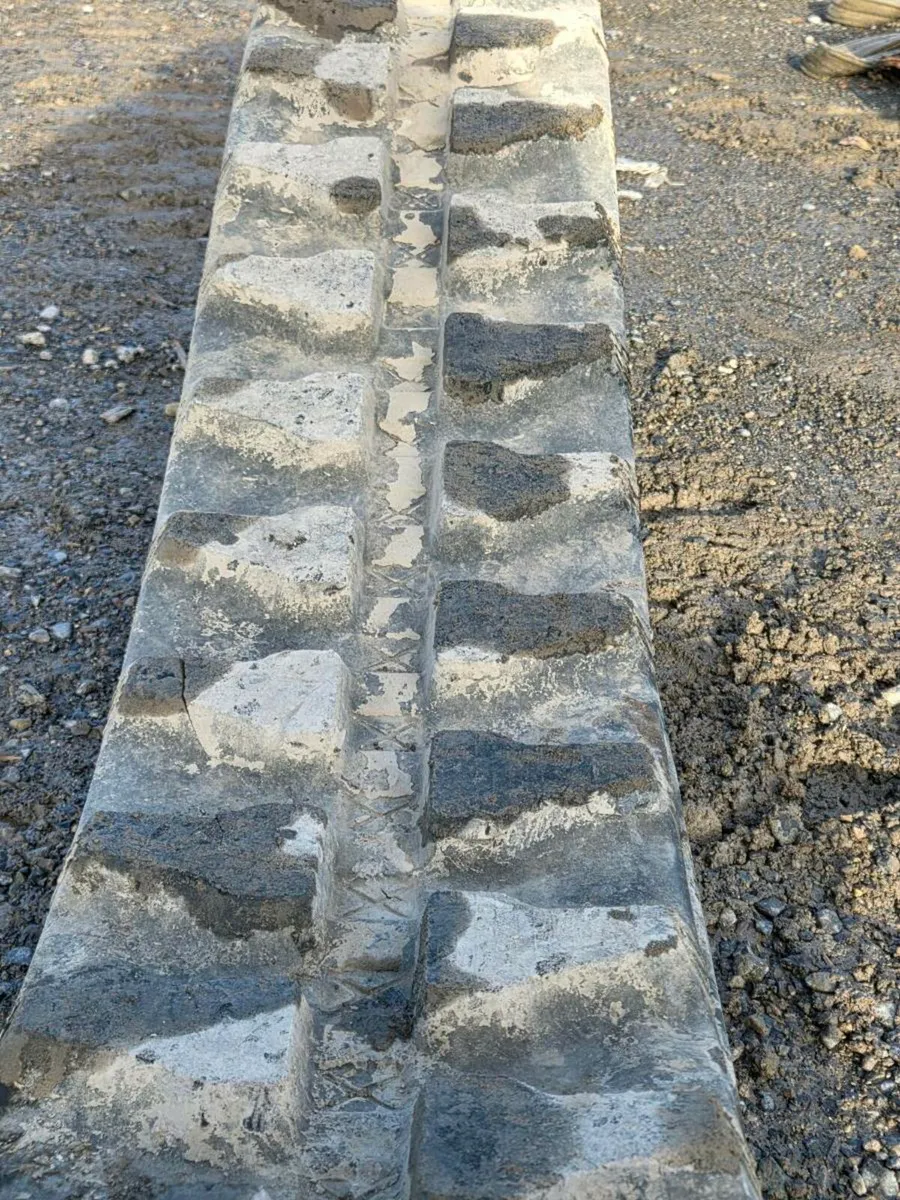 Rubber tracks - Image 1