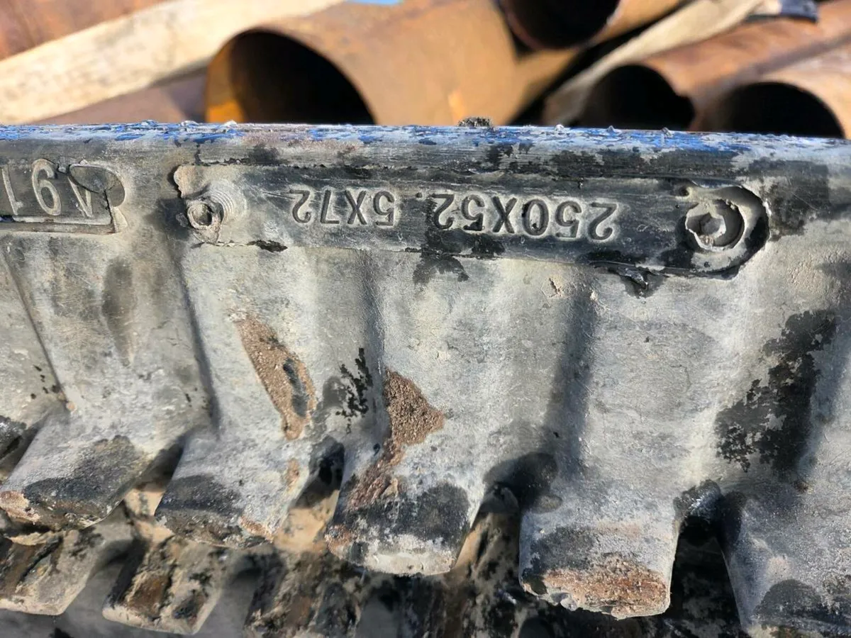 Rubber tracks - Image 2