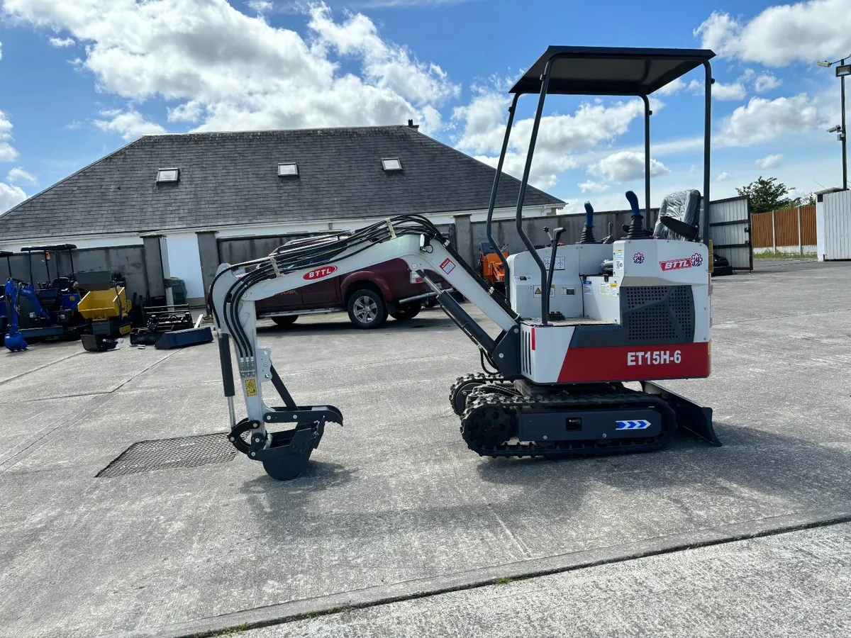 Briggs & Stratton Powered BTTL 1.5 Ton Mini Digger - Image 2