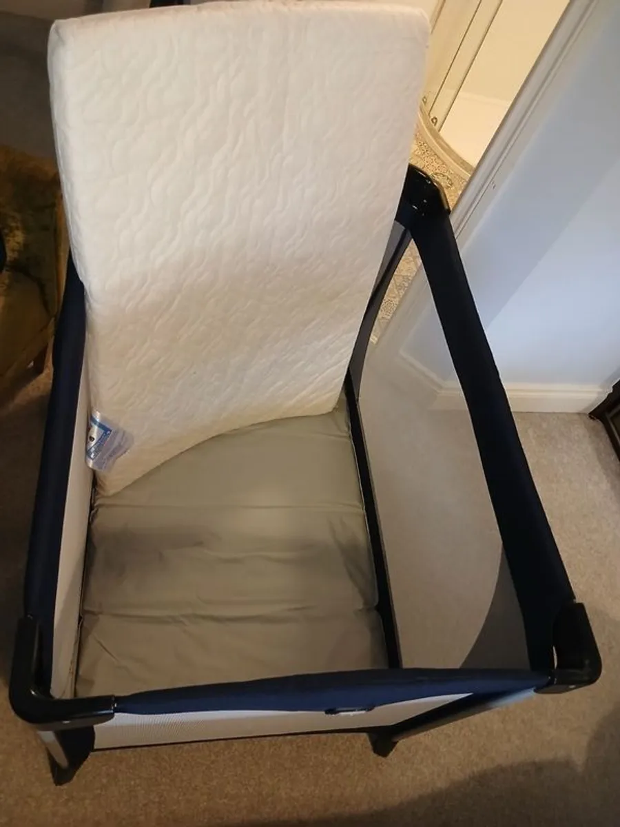 JOIE Travel Cot - Image 2