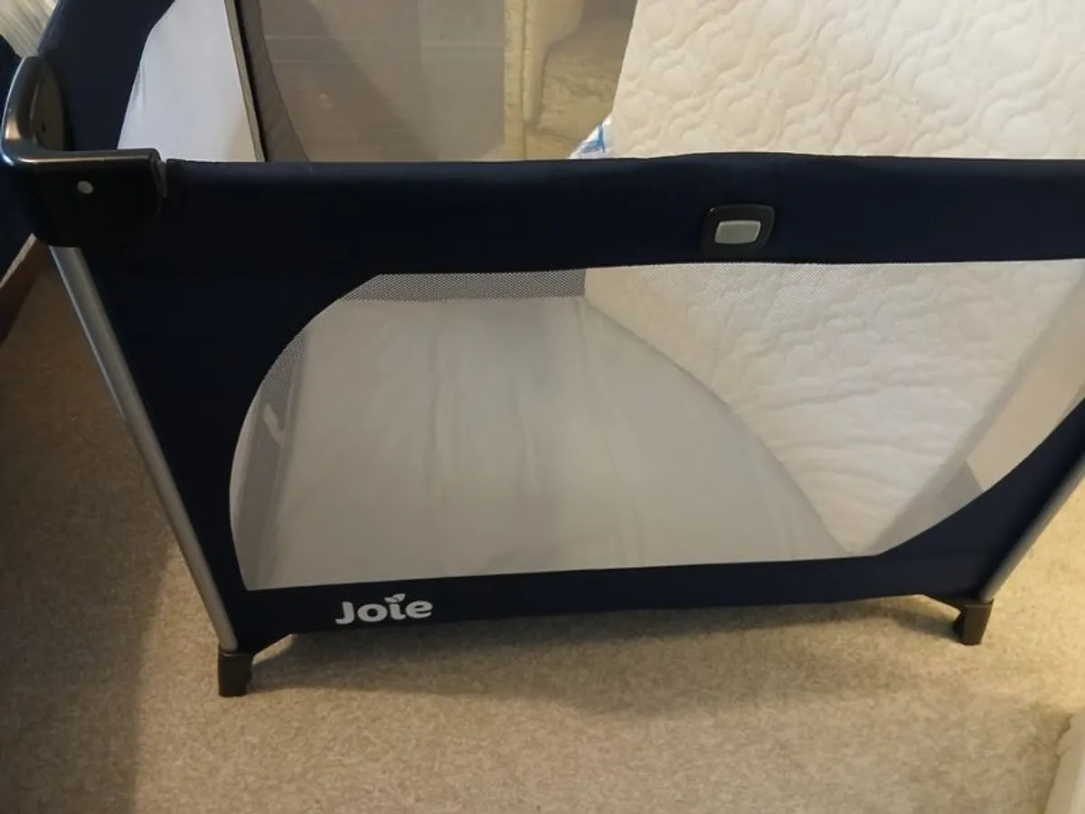 JOIE Travel Cot - Image 3