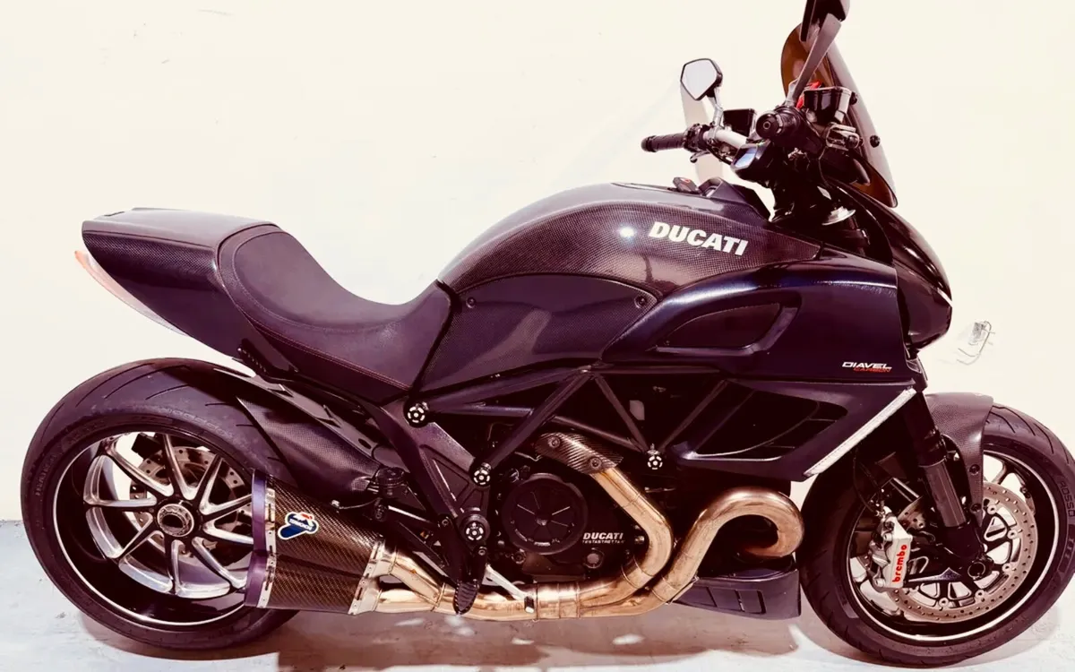 DUCATI DIAVEL CARBON ** OPEN ALL OVER XMAS !! - Image 1