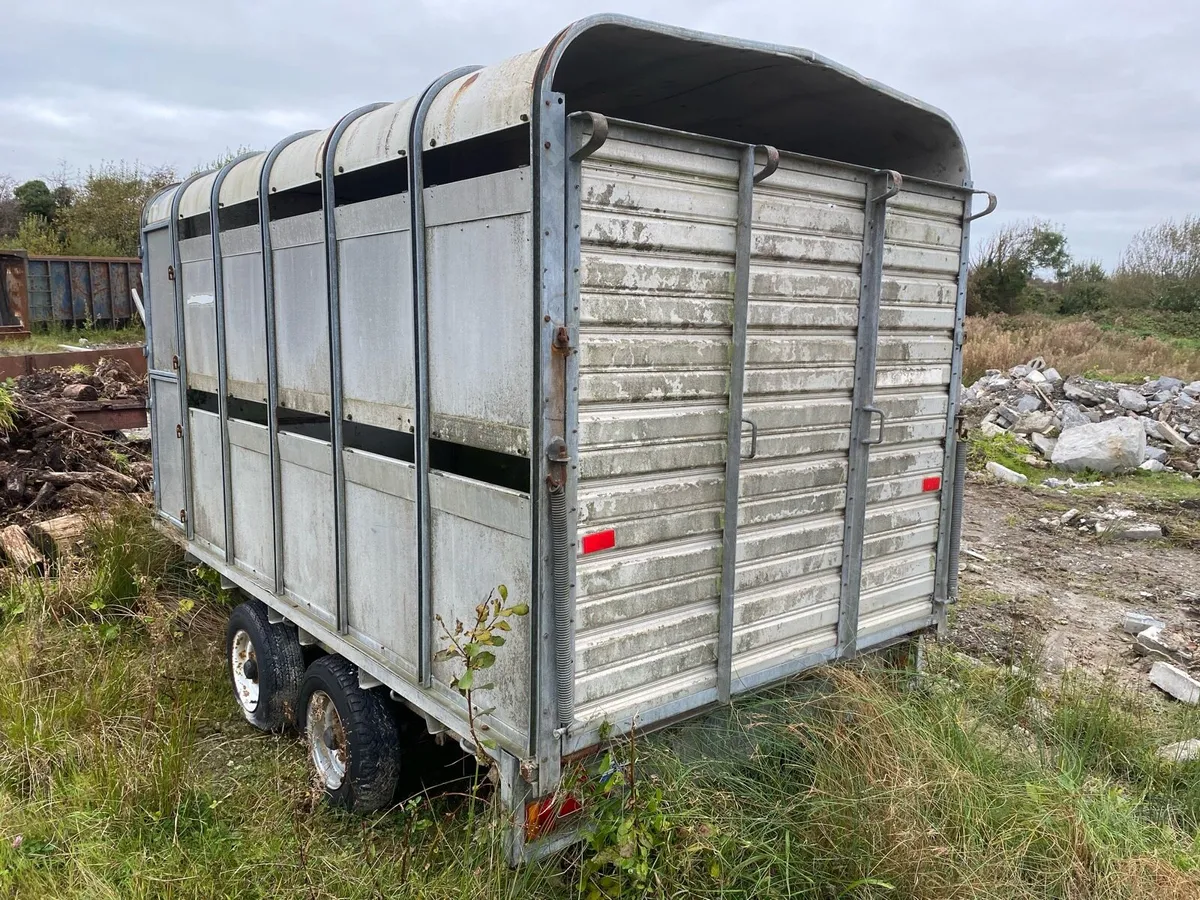 Cattle trailer - Image 1
