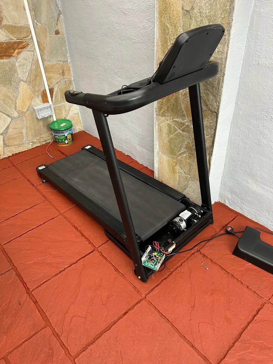 Treadmill E6 Fault on the Screen. - Image 1