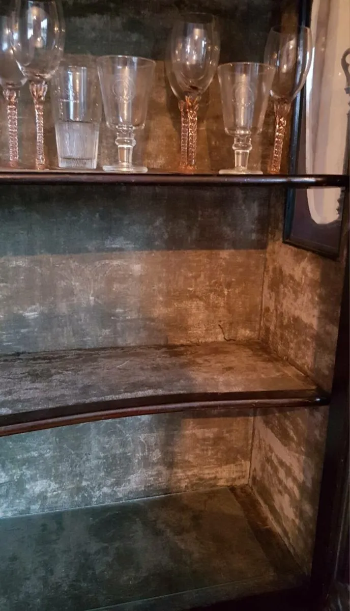 Beautiful detailed Late Victorian sideboard - Image 4