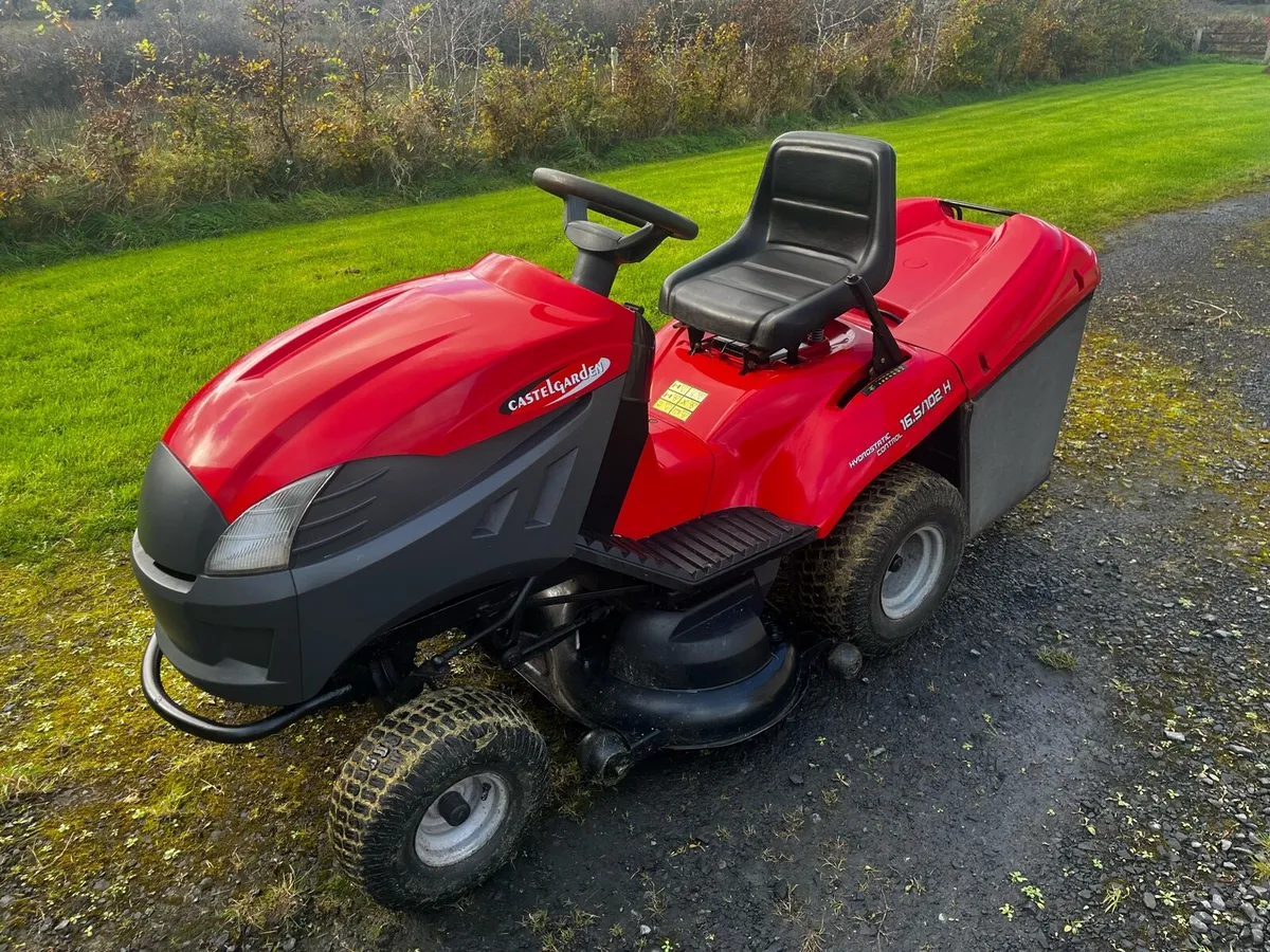 Castelgarden Ride on lawnmower - Image 2